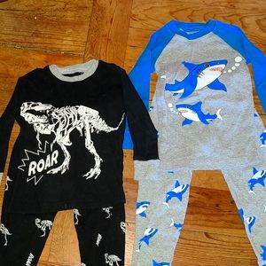 2T set of matching Pajamas